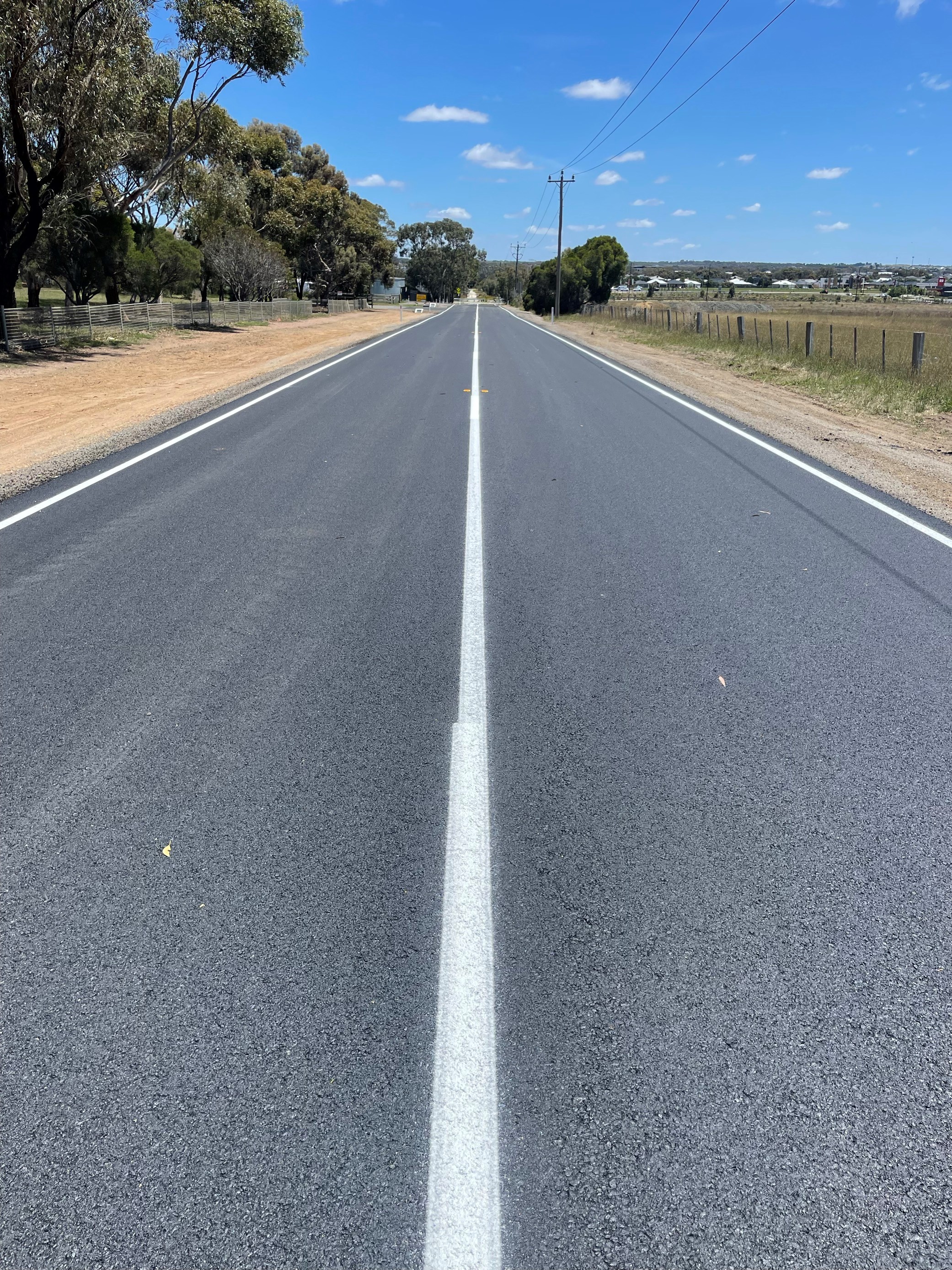 sealed road gravel shoulder