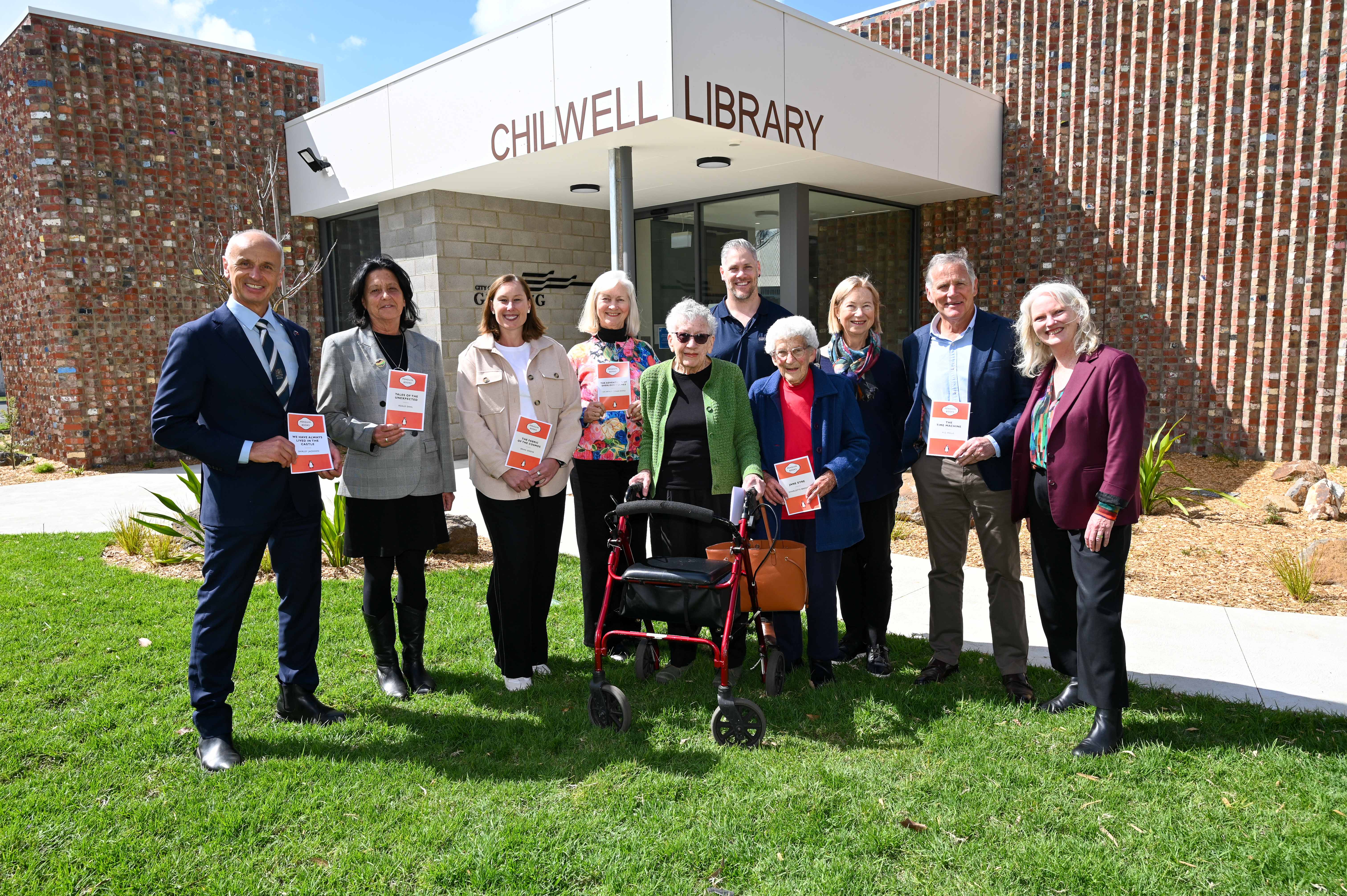 Mayor Stretch Kontelj OAM, Christine Couzens MP, Chilwell Library Group members Tracey Stone and Hilary Hoevenaars, Jan Laidlaw, Cr Chris Burson, Chilwell Library Group members Dorothy Trezise, Lynne Dowling, Peter Murrihy and GRLC board deputy chair Cr Elise Wilkinson.