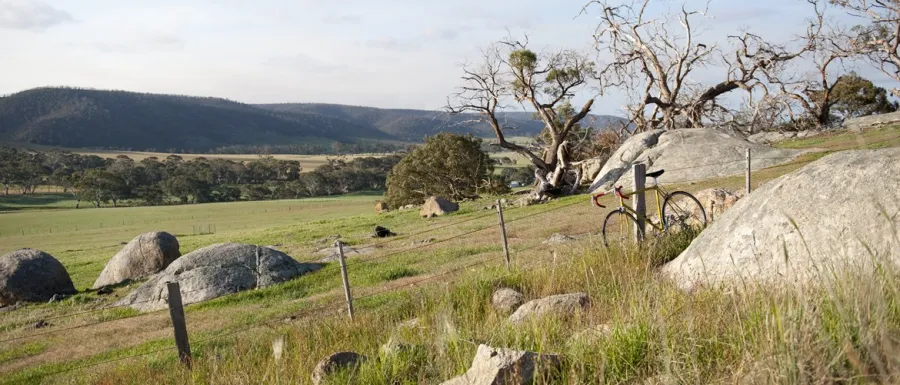 Anakie; rolling hills to craggy landscapes Anakie; rolling hills to craggy landscapes