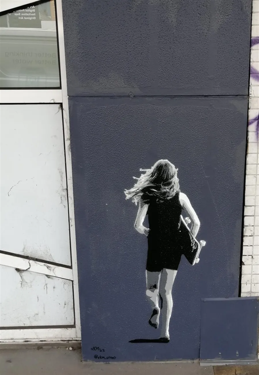Vkm Skater Girl Runnings - VKM Stencil Trail