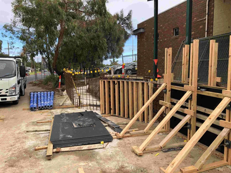 Retaining wall