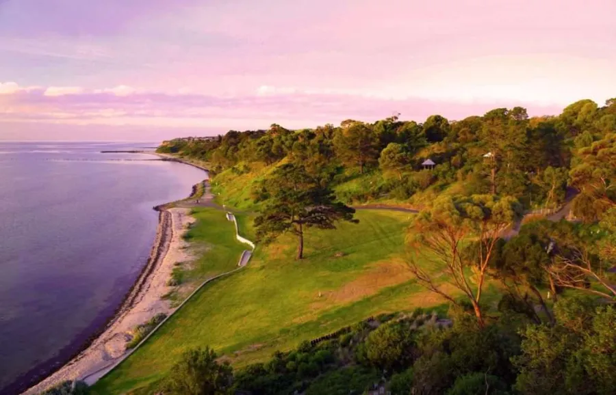 The Dell, Clifton Springs