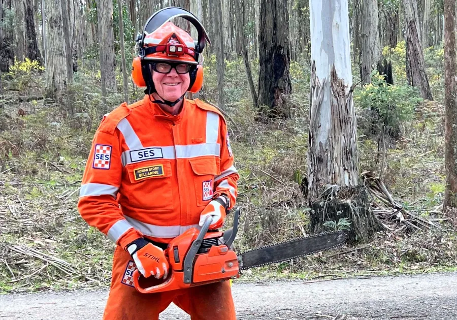 Murradoc Ward Councillor Rowan Story AM, RFD in action during his SES training.