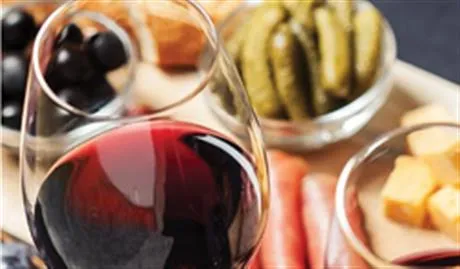 Image of red wine in a glass