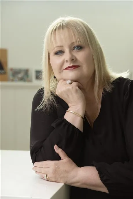Image of Vikki Petraitis