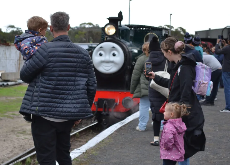 Image of Oliver at Lakers Siding