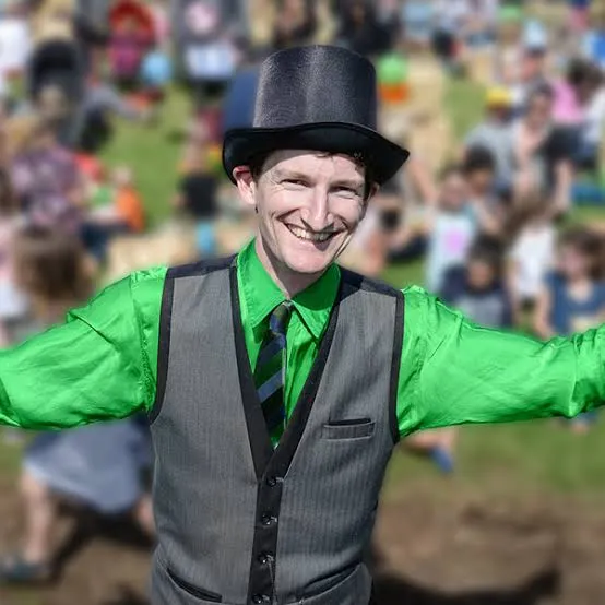 magic show Dazzling Dan