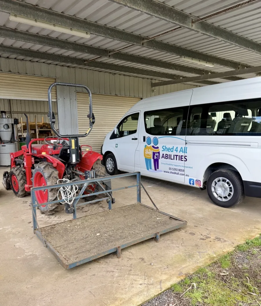 Shed 4 All Bus and Tractor