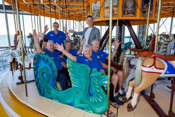 Mayor Sullivan with 30-year veteran volunteers Jenny Monaghan (standing), Ian Shimmen and Sandra Lovell, Sonja Zolfel and Des Harris (front).