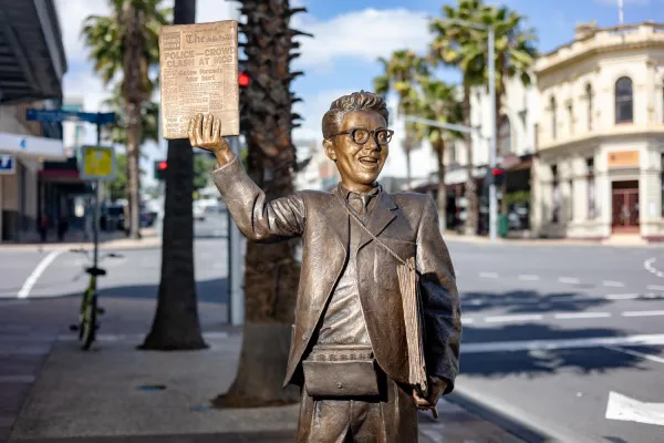 Louis Laumen The Newsboy (Frank Costa, Aged 13) (3) - The Newsboy (Frank Costa, aged 13)