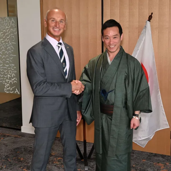Mayor Stretch Kontelj welcomes Mayor of Izumiotsu City Mr Kenichi Minamide