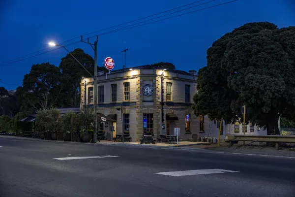 The historic Fyansford Motel at night