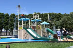 Lara Aquatic Centre - About Lara Swimming Pool