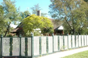 8db8f54cc25ef69-fences23.jpg