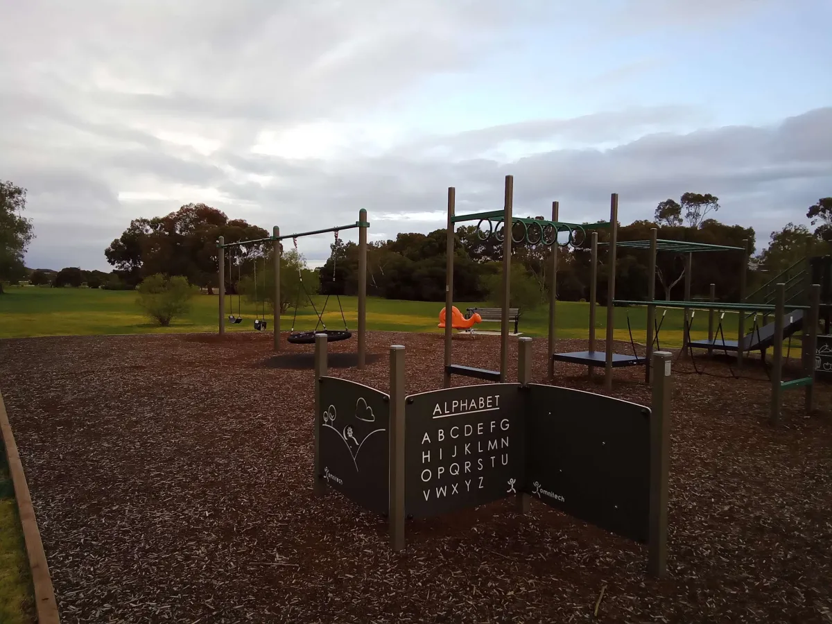 Lara Lakelands Reserve